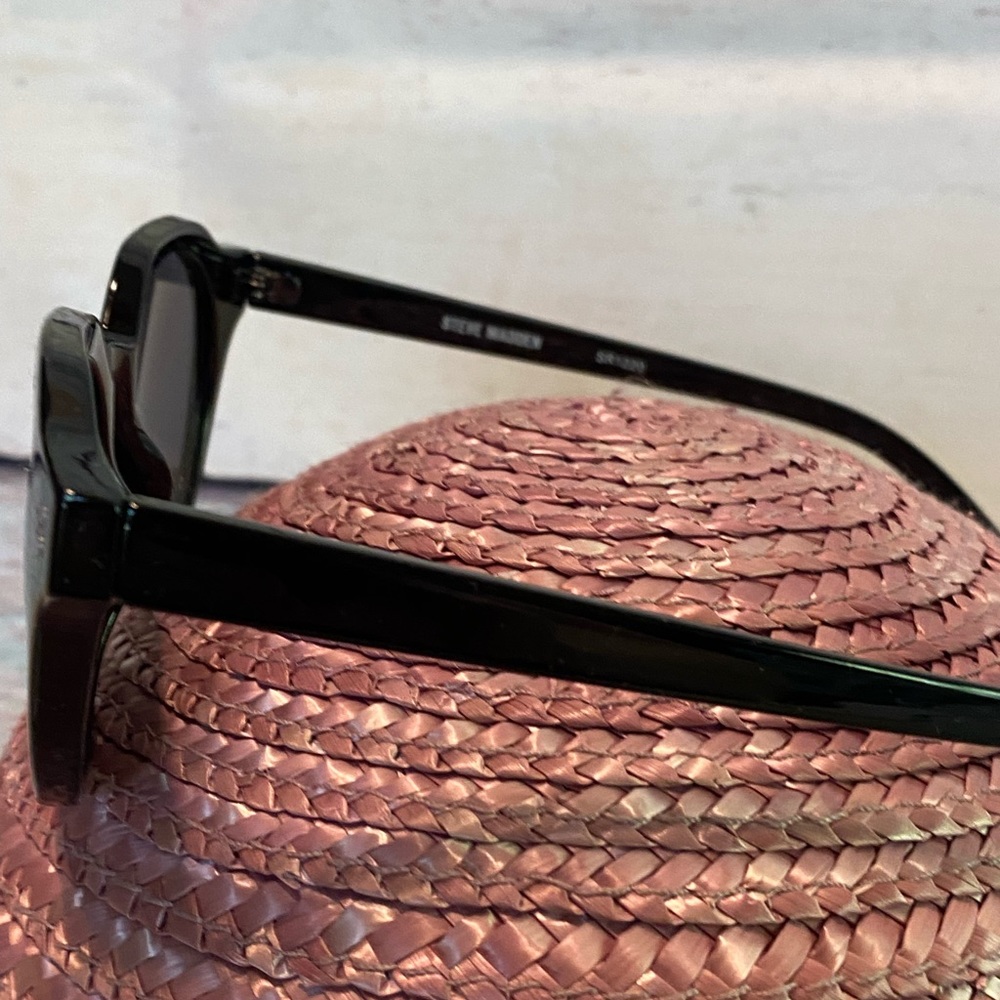 NWT Steve Madden Women’s Black/Gray Sunglasses - Picture 3 of 6